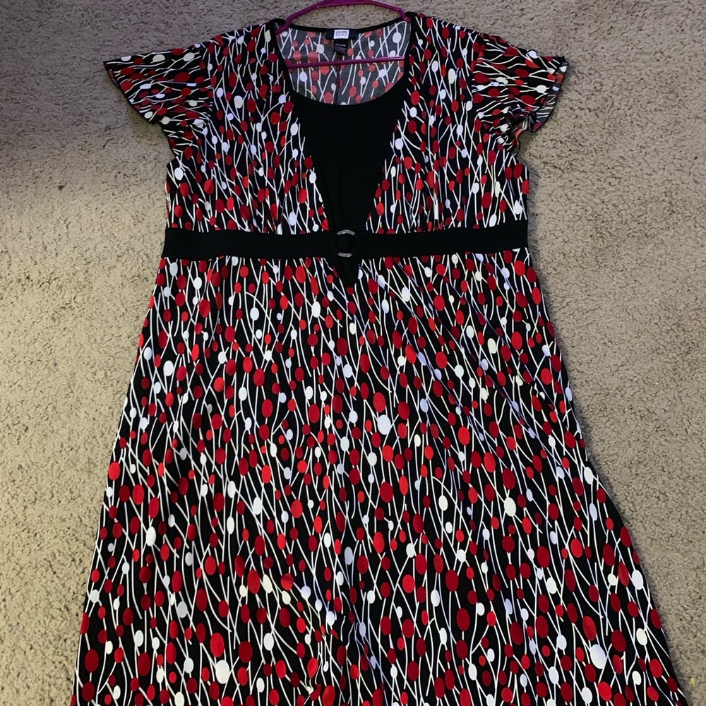 Studio 1940 beautiful flowy dress